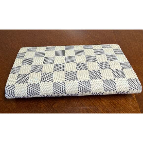 Louis Vuitton Damier Azur Sarah Wallet - Picture 4 of 9